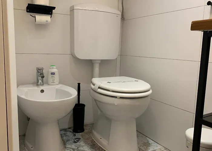 Live As Florentine Daire *